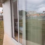 Flat With Garage And Balcony With View To A Garden アパート