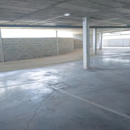 Flat With Garage And Balcony With View To A Garden Apartman Vila Nova de Gaia