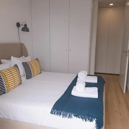 Apartment Flat With Garage And Balcony With View To A Garden *