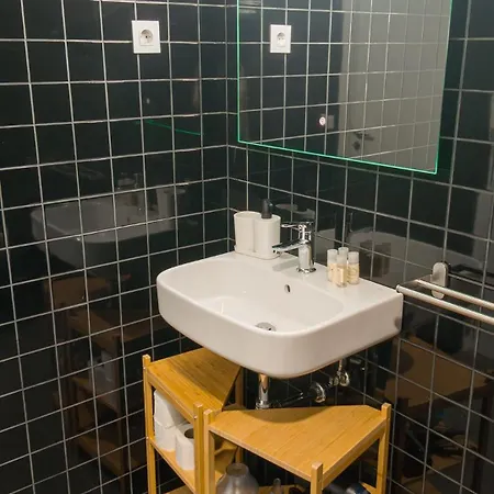 Flat With Garage And Balcony With View To A Garden Vila Nova de Gaia