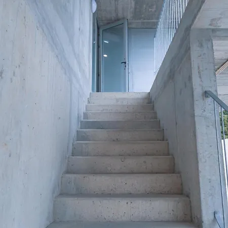 Flat With Garage And Balcony With View To A Garden
