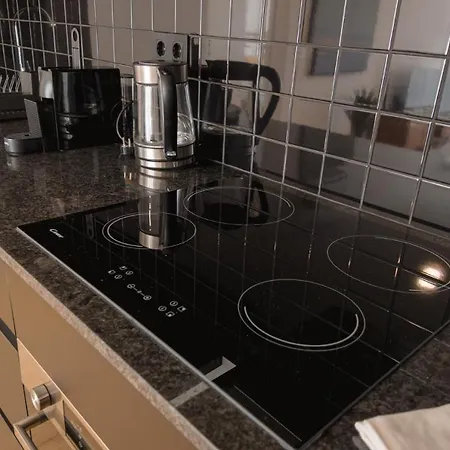 Flat With Garage And Balcony With View To A Garden Apartamento