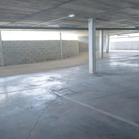 Flat With Garage And Balcony With View To A Garden