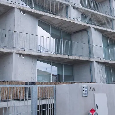 Διαμέρισμα Flat With Garage And Balcony With View To A Garden
