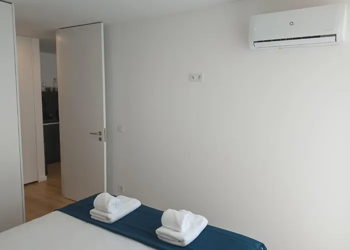 Lejlighed Flat With Garage And Balcony With View To A Garden *