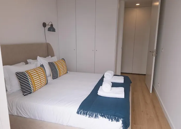 Lejlighed Flat With Garage And Balcony With View To A Garden *