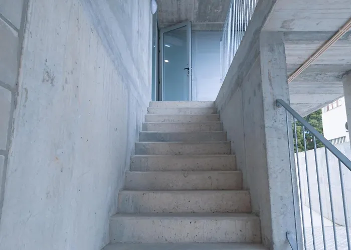 Flat With Garage And Balcony With View To A Garden