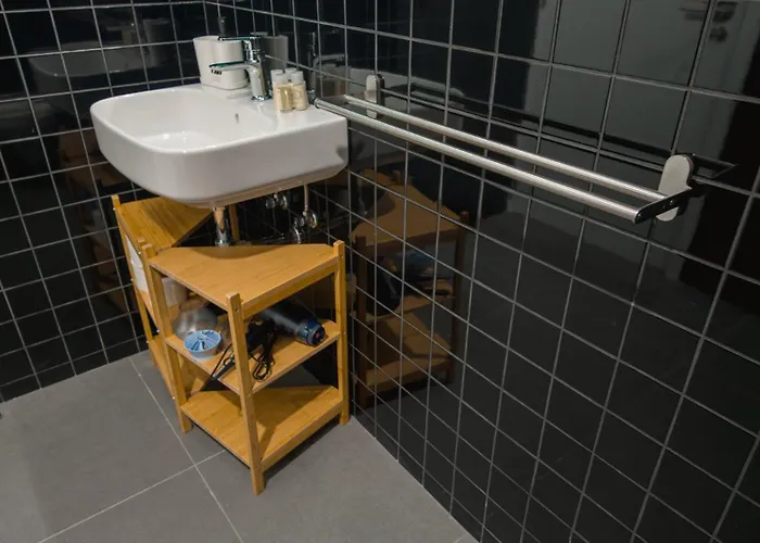 Διαμέρισμα Flat With Garage And Balcony With View To A Garden