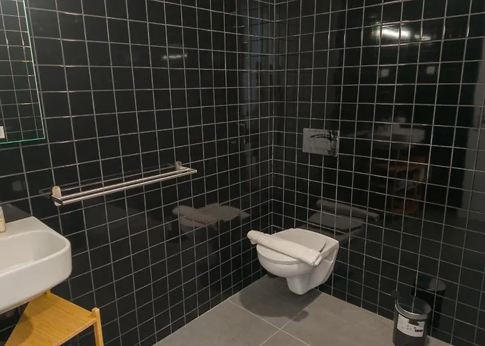 Διαμέρισμα Flat With Garage And Balcony With View To A Garden *