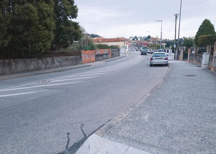 Flat With Garage And Balcony With View To A Garden Vila Nova de Gaia