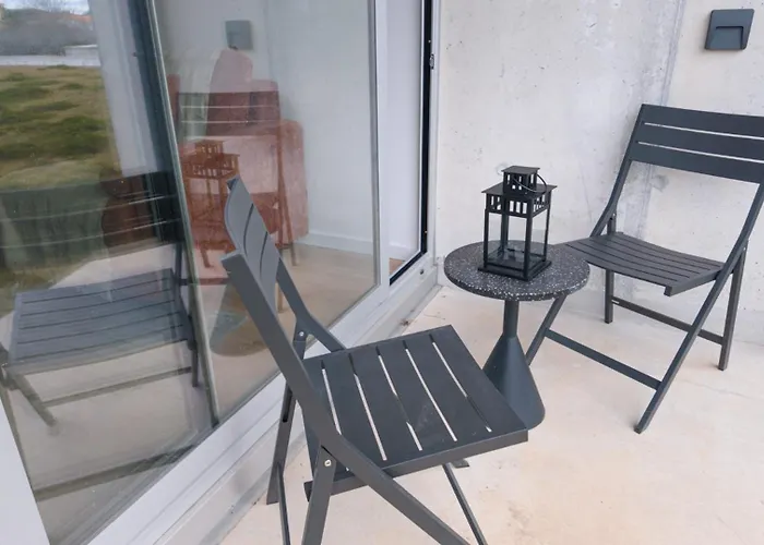 Flat With Garage And Balcony With View To A Garden * Βίλα Νόβα ντε Γκάια