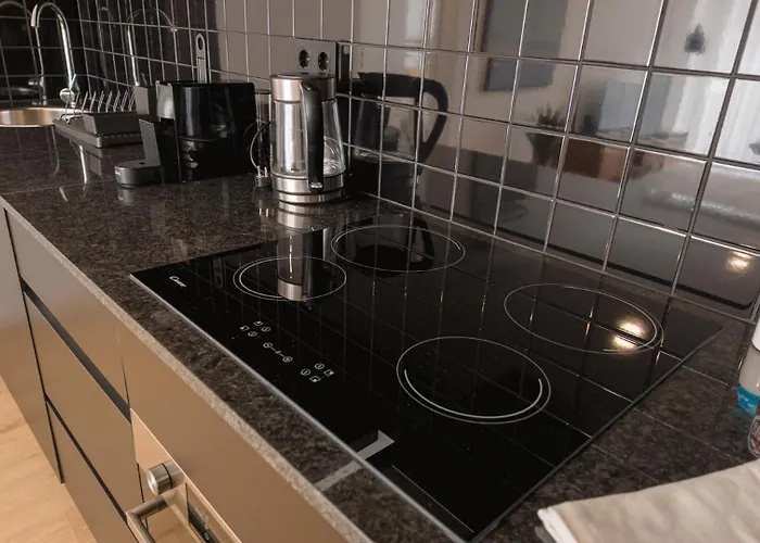 Flat With Garage And Balcony With View To A Garden Lejlighed