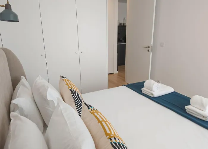 Flat With Garage And Balcony With View To A Garden Lejlighed Vila Nova de Gaia