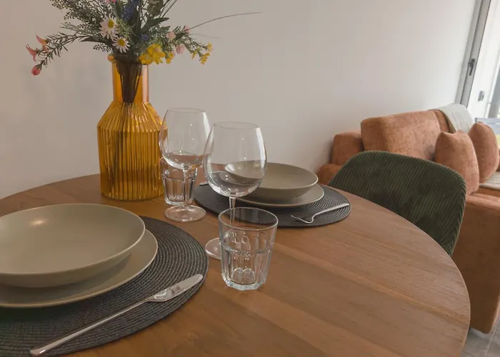 Flat With Garage And Balcony With View To A Garden Lejlighed