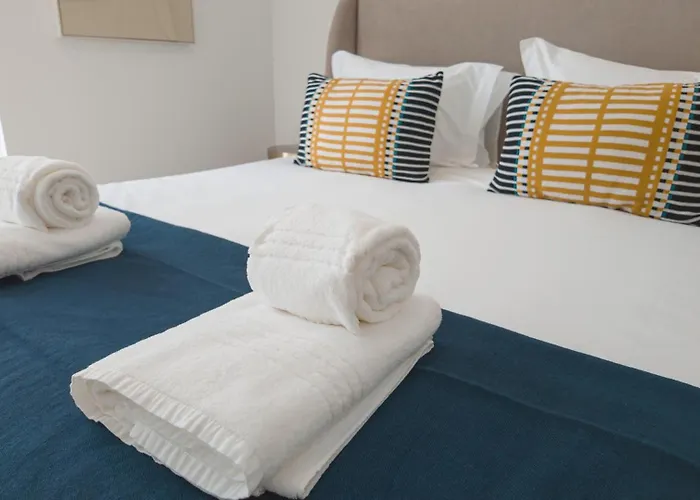 Flat With Garage And Balcony With View To A Garden Βίλα Νόβα ντε Γκάια