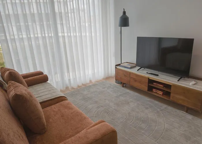 Flat With Garage And Balcony With View To A Garden * Βίλα Νόβα ντε Γκάια